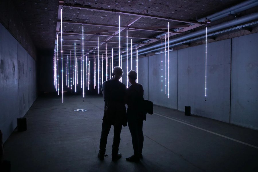 in the rain  Yuki Anai, Hideaki Takahashi, Credit vog.photo.jpg