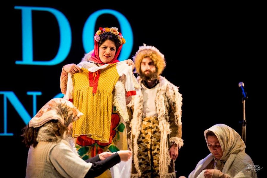 Os Dilemas Dietéticos de Uma Matrioska do Meio.jpg