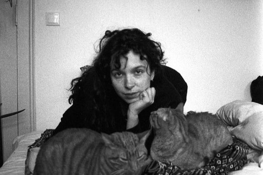 Anamariz foto pb.jpg